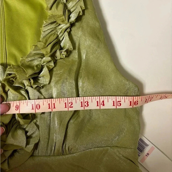 London Times Ruffle Neckline Tier Cocktail Dress Size 10 NWT New Green - Picture 2 of 6